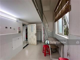 Phòng trọ cao cấp có gác lửng và 3 cửa sổ lớn, hẻm 160 nguyễn văn quỳ có máy lạnh.  0378 869 ***