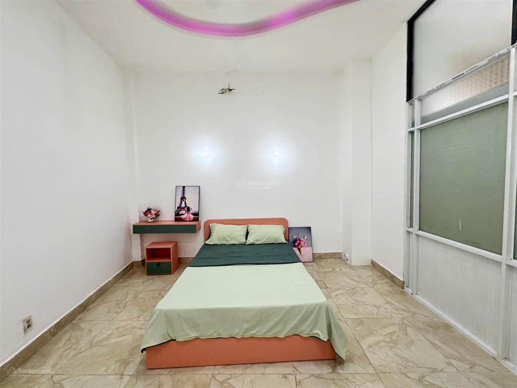 Căn hộ 1pn tách bếp mới tinh ngay đường tôn thất thuyết q4 chỉ 5tr5.  0378 869 ***