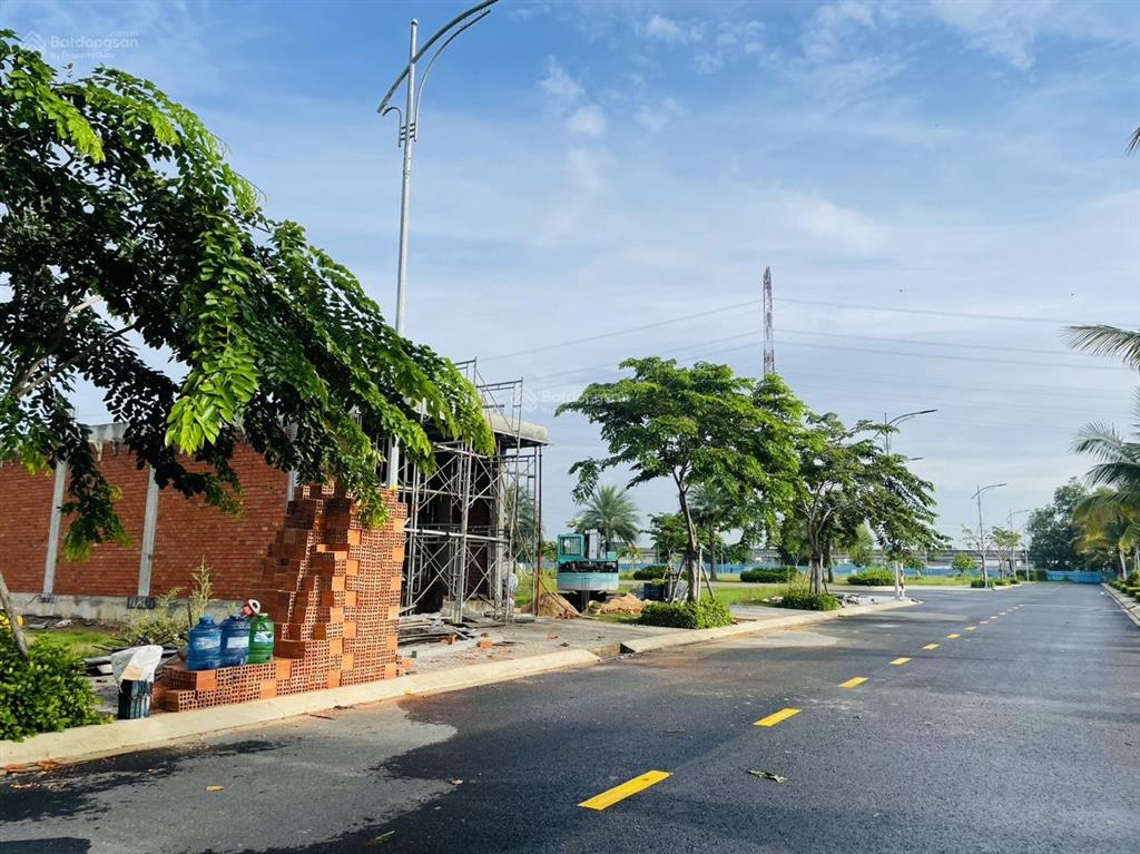 Chính chủ bán đất thổ cư 5x10m giá 2tỷ4, sổ riêng. nguyễn hữu trí, bình chánh, xây dựng tự do