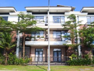 Chính chủ bán gấp biệt thự phúc an city, giá 2t450, xd 1 trệt 2 lầu, bao hết phí,