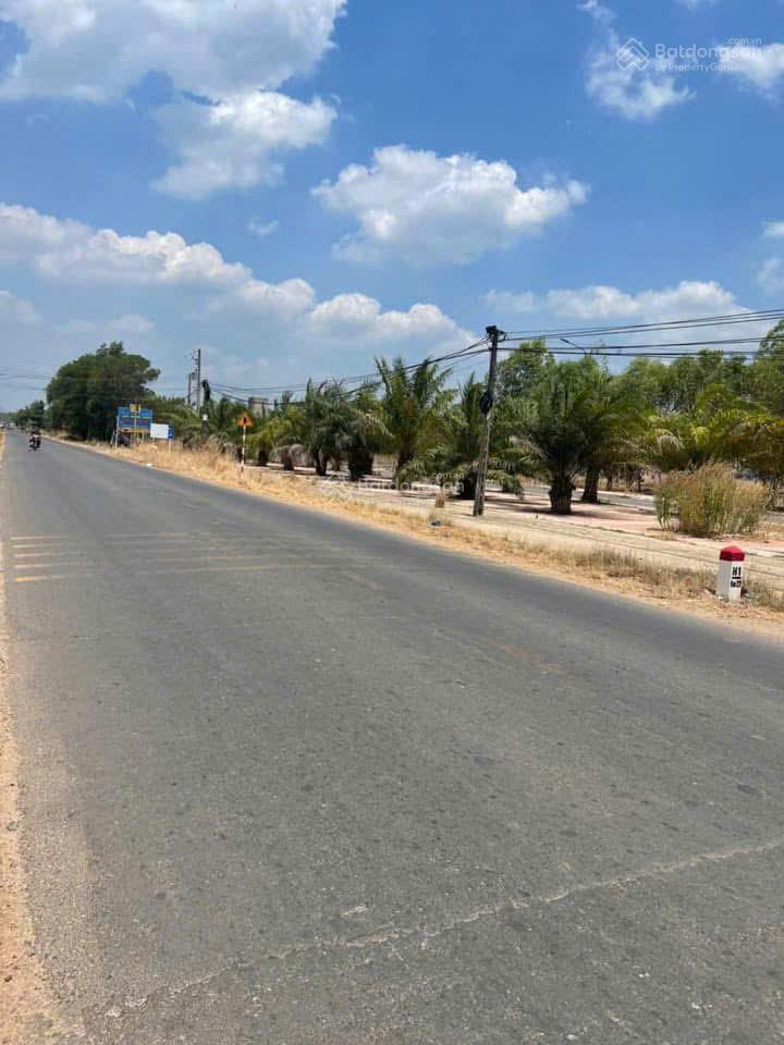 Bán lô góc mặt tiền đt 750, trừ văn thố, bàu bàng, bình dương, giá 2,2 tỷ, 132 m2 full tc