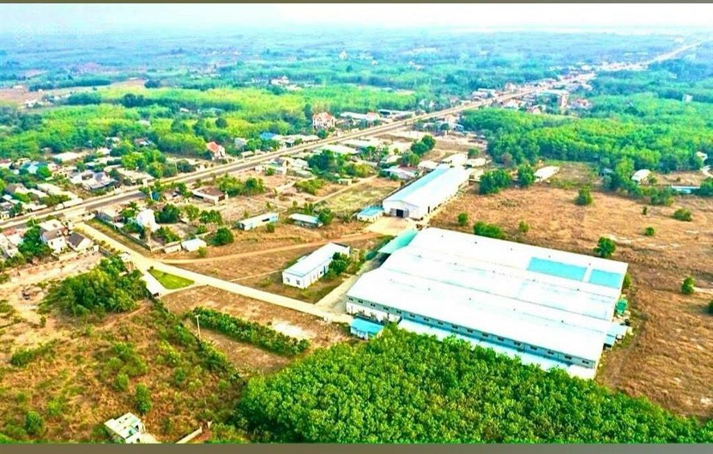 Kẹt tiền bán lại lô đất ngay kcn thanh an 228m2 thổ cư 100m2, giá 299 triệu