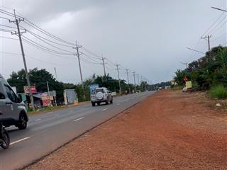 Cần tiền lại lô đất ngay chợ minh thắng, cách ql14 vào 50m, đường đang làm nhựa hơn 200m2