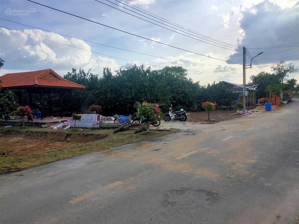 Bán gấp lô đất ngay trường học cấp 2 trừ văn thố, mặt tiền nhựa giá 920 triệu, 253m2
