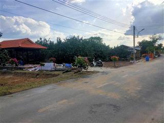 Bán gấp lô đất ngay trường học cấp 2 trừ văn thố, mặt tiền nhựa giá 920 triệu, 253.4 m2