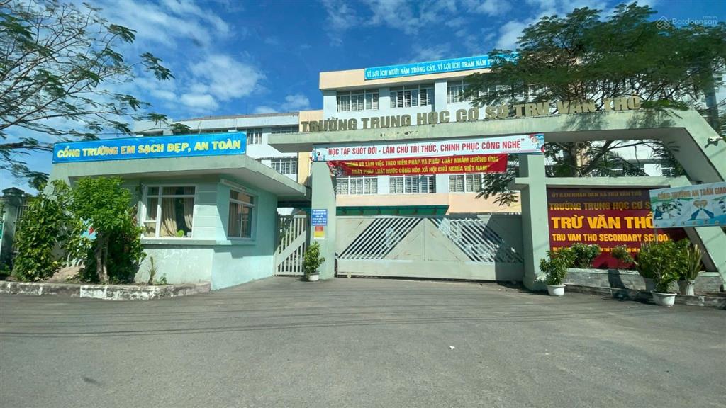 Bán gấp lô đất ngay trường học cấp 2 trừ văn thố, mặt tiền nhựa giá 920 triệu, 253m2