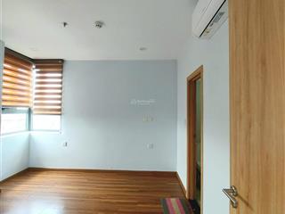 Cho thuê căn góc 2pn, the east gate, có rèm, giá 7 triệu .  0978 272 *** (zalo)