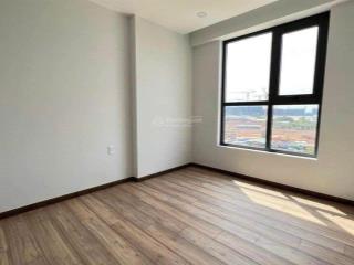 Bán căn 2pn, bcons plaza, 47m2, có sổ hồng, giá 1tỷ8.  0978 272 ***  trang