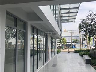 Cho thuê shophouse luxgarden q7, 160m2, 1 trệt 1 lầu.  0978 272 ***  có zalo