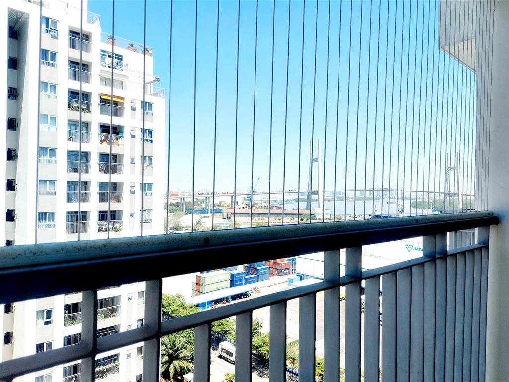 Bán nhanh căn 2pn  luxgarden  sổ sẵn sang tên liền