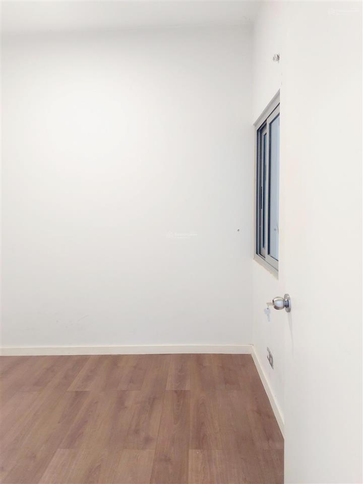 Bán nhanh căn 2pn  luxgarden  sổ sẵn sang tên liền