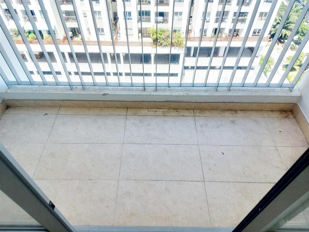 Bán nhanh căn 2pn  luxgarden  sổ sẵn sang tên liền
