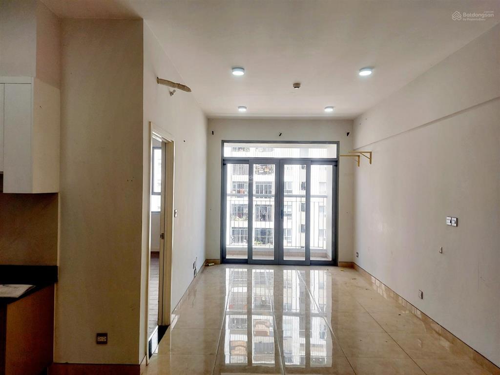 Bán căn 2pn luxgarden, full nội thất, sổ hồng, có hd thuê nhà. 0978 272 *** trang