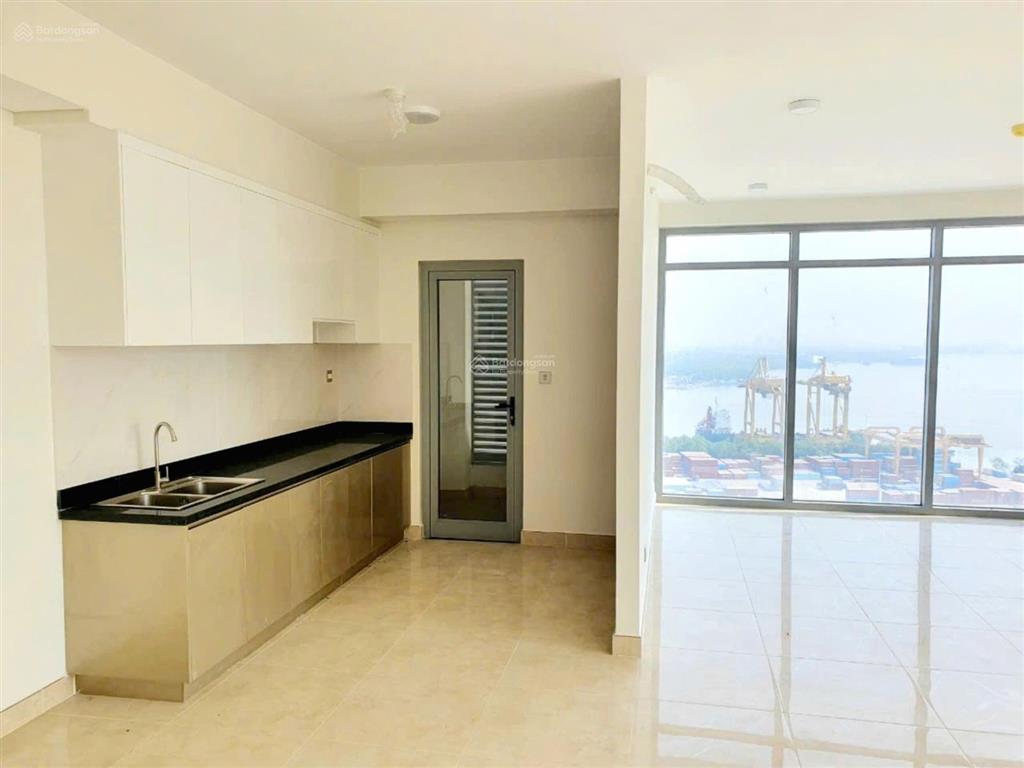 Bán căn 2 phòng ngủ hướng sông, 68m2, sổ hồng có sẵn, 3tỷ6