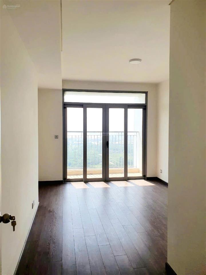 Bán căn 2 phòng ngủ hướng sông, 68m2, sổ hồng có sẵn, 3tỷ6