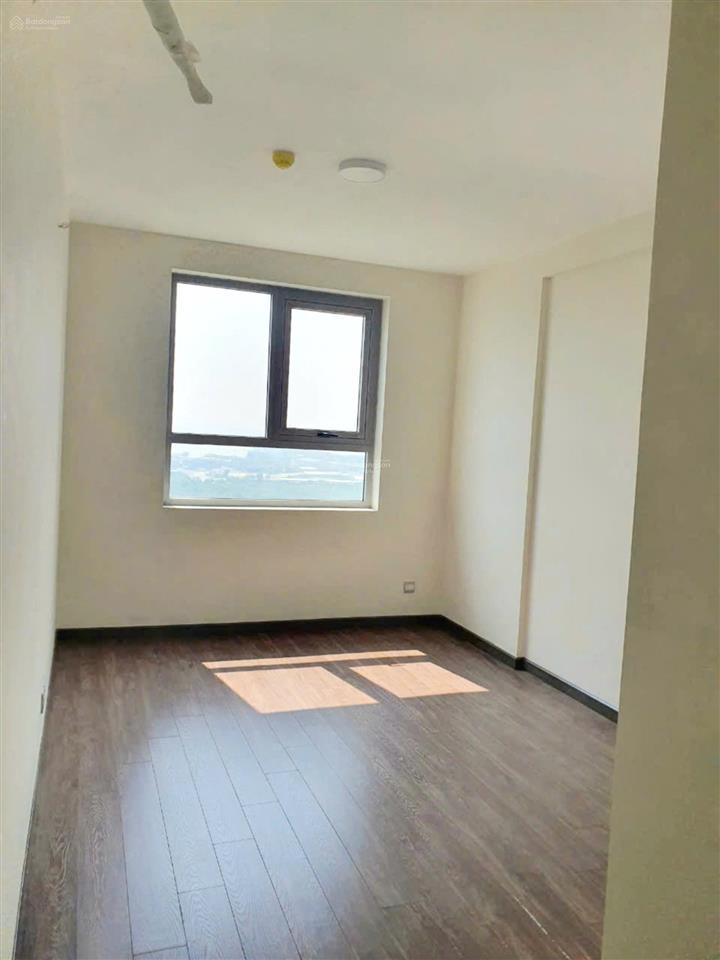 Bán căn 2 phòng ngủ hướng sông, 68m2, sổ hồng có sẵn, 3tỷ6