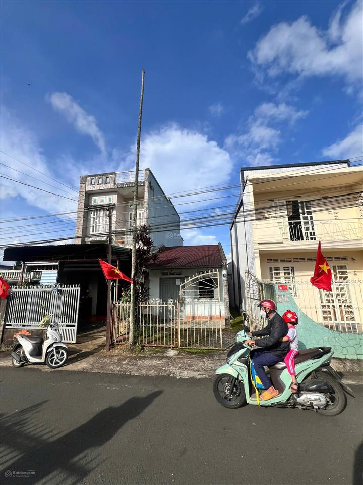 Đất thổ cư trung tâm tp. bảo lộc mặt tiền đường 12m thuận tiện kinh doanh cạnh trường học