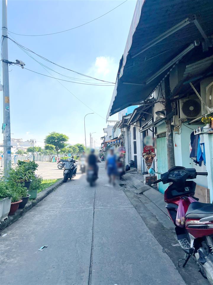 Nhà 4 tầng mặt tiền đường Ụ Cây P10 Q8. Giá: 4.78 tỷ