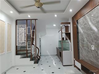 Bán nhà ngõ 111 cầu cốc 31m2 5 tầng 5.1 tỷ, ôtô đỗ cổng