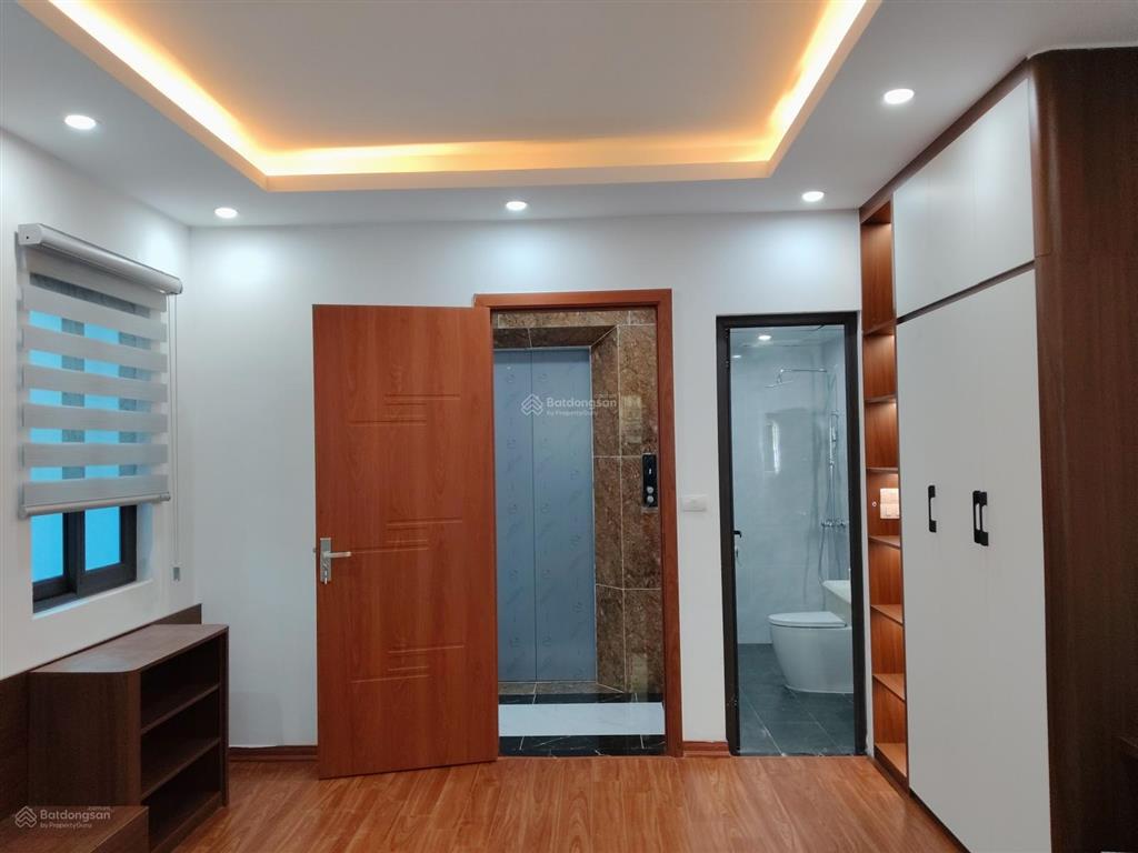 Chính chủ bán nhà ngõ 67/90 cầu cốc 43m2, 6 tầng, thang máy ô tô vào nhà, kinh doanh nhỏ.