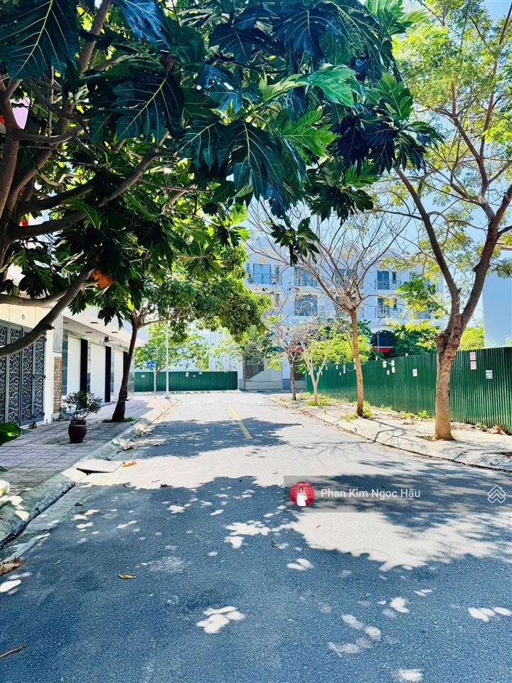 Lô góc đối diện công viên khu đô thị hà quang 1 phường nam nha trang giá 90 triệu/m2