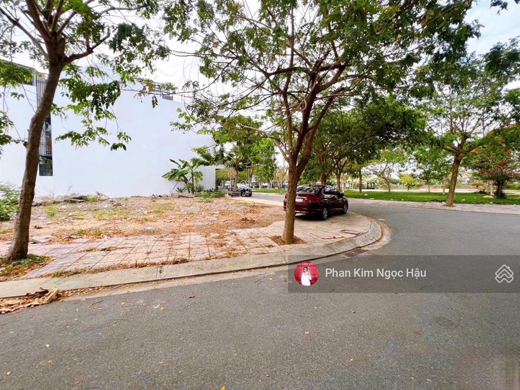 Lô góc đối diện công viên khu đô thị hà quang 1 phường nam nha trang giá 90 triệu/m2