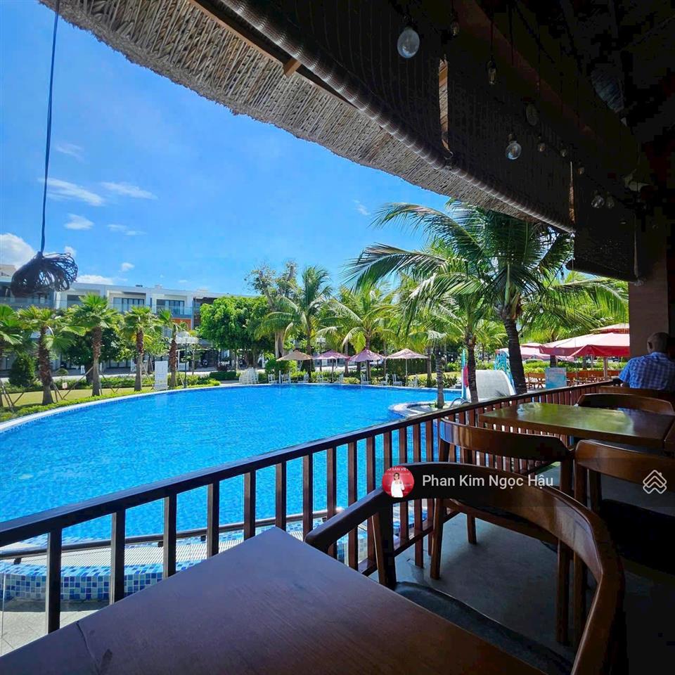 Bán lô góc góc đối diện hồ bơi công viên  mỹ gia gói 8 the capella nha trang