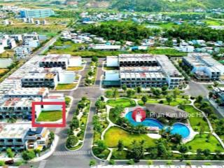 Bán lô góc góc đối diện hồ bơi công viên  mỹ gia gói 8 the capella nha trang