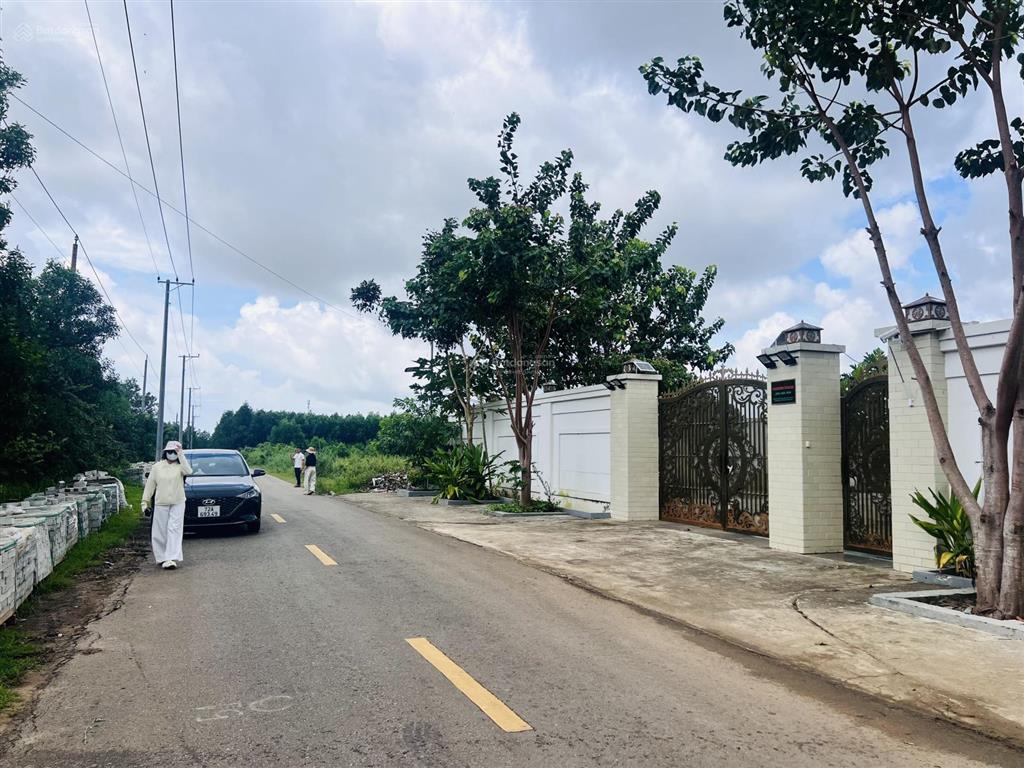 Quá rẻ  ngay đối diện khu nhà vườn avanas tropic villa gần 1000m2  200m2 thổ cư cần bán gấp