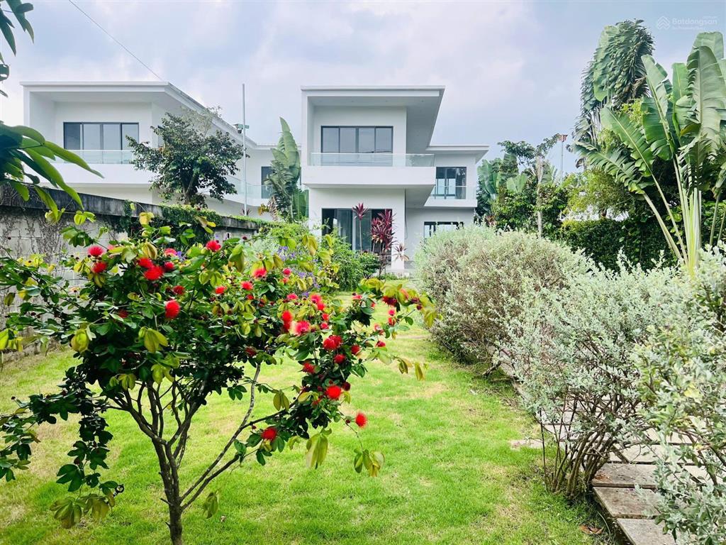 Bán căn thô villa 1 trệt 1 lầu mt nguyễn huệ  đất đỏ  tp hcm