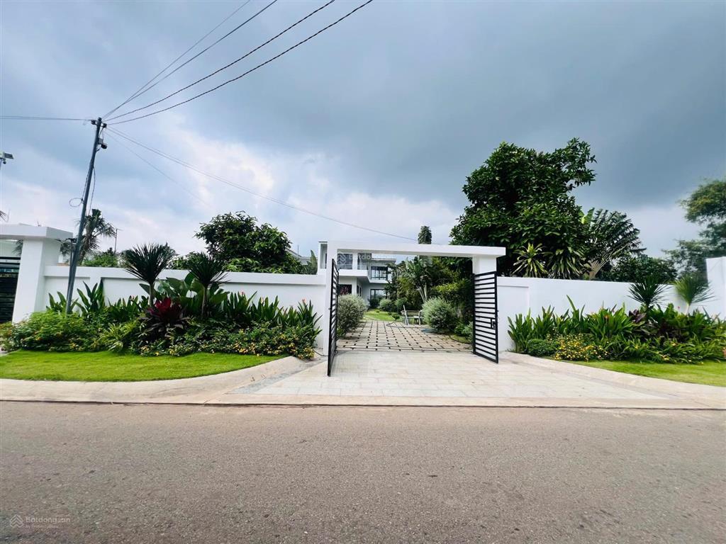 Bán căn thô villa 1 trệt 1 lầu mt nguyễn huệ  đất đỏ  tp hcm