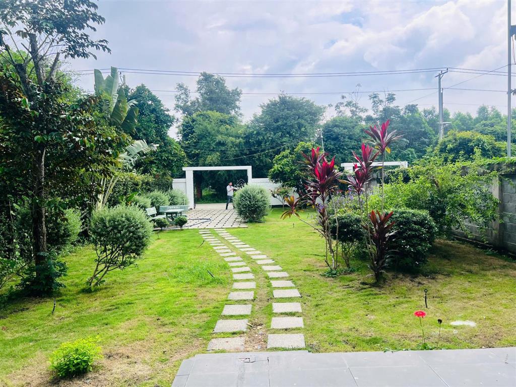 Bán căn thô villa 1 trệt 1 lầu mt nguyễn huệ  đất đỏ  tp hcm