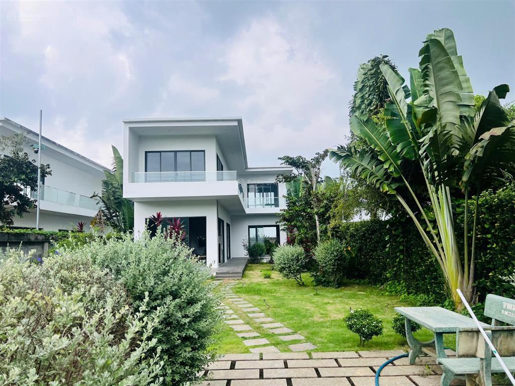 Bán căn thô villa 1 trệt 1 lầu mt nguyễn huệ  đất đỏ  tp hcm