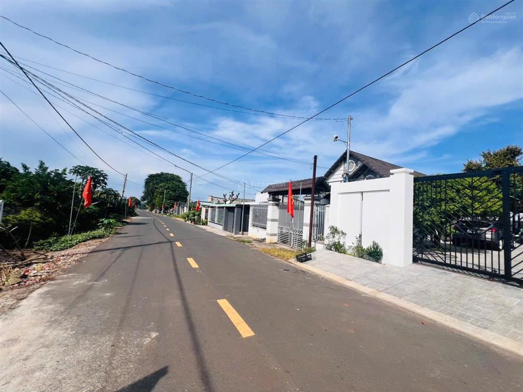 Gần biển phước hải  khu dân cư còn lô làm nhà vườn đẹp ạ giá chỉ 3tỷ