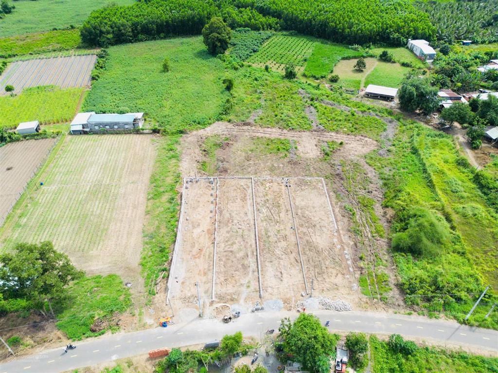 Lên dãy 4 lô f0 siêu rẻ đẹp nằm ngay đường nhánh nguyễn huệ xã đất đỏ  tphcm nhanh tay khách ơi