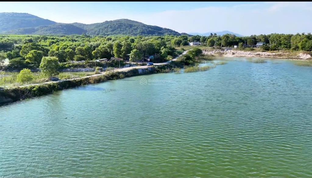 Siêu rẻ đẹp 3000m2  view hồ bút thuyền tam an  long điền  tp hcm