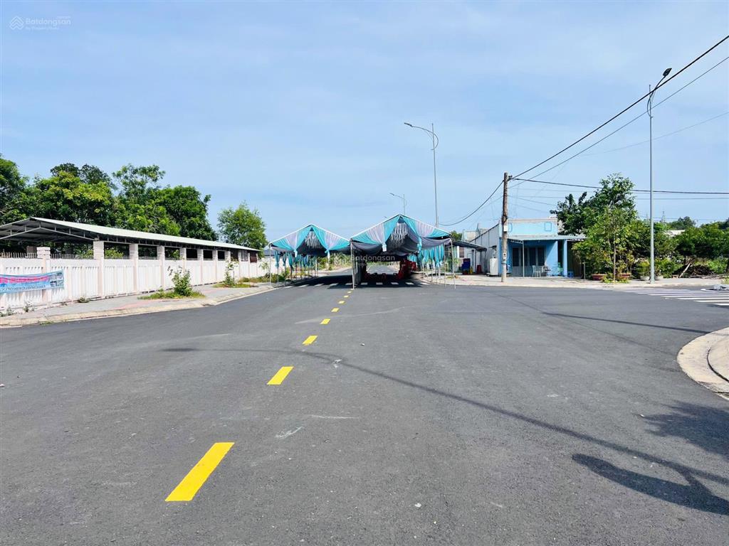 Góc 2 mặt tiền tái định cư kim liên  ngay sau uỷ ban xã phước hải  tp hcm cách biển 3km