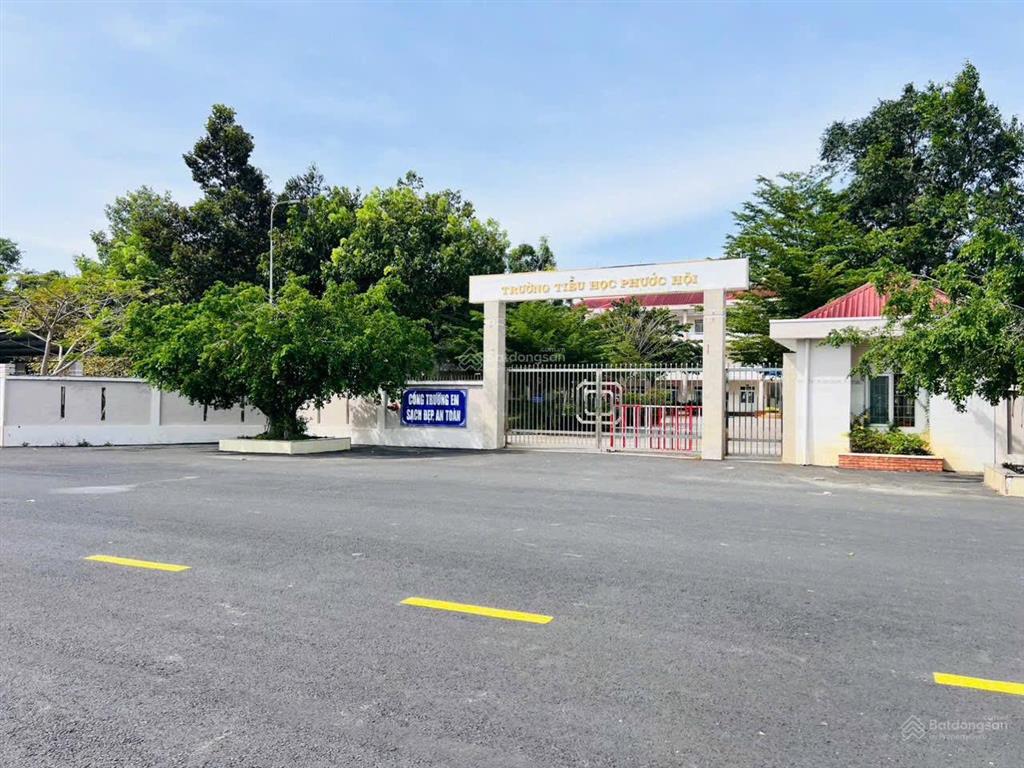 Góc 2 mặt tiền tái định cư kim liên  ngay sau uỷ ban xã phước hải  tp hcm cách biển 3km