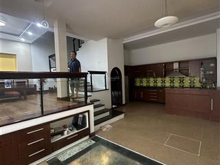 Bán nhà liền kề chính chủ tại đường nguyễn cơ thạch diện tích 100m2,5 tầng view vườn hoa giá 37 tỷ