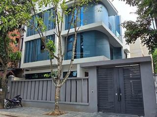 Cần bán gấp nhà lưu hữu phước dt 160m2,lô góc,5 tầng vỉa hè kinh doanh giá chỉ 60 tỷ
