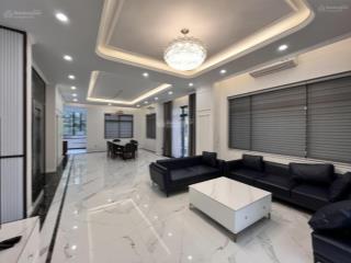 Cần bán gấp biệt thự lão thành cách mạng đường trần kim xuyến dt 200m2,4t,ko lỗi giá 78 tỷ
