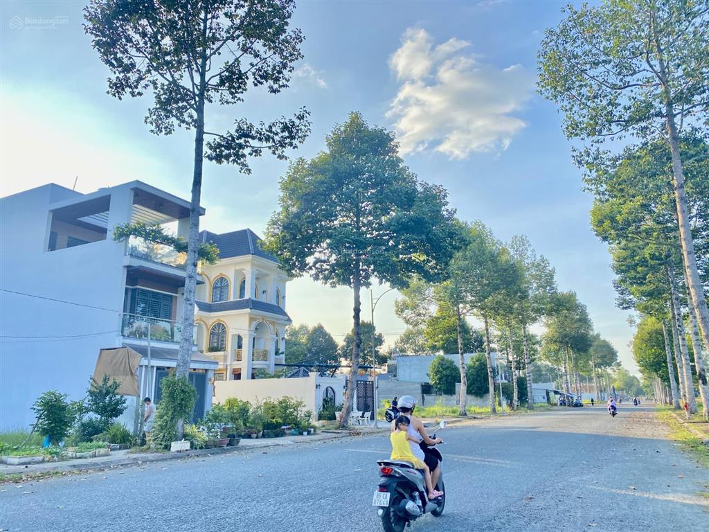 Nền ngang 5m khu stella mega (kdc ngân thuận cũ) sổ hồng đầy đủ, chủ cần ra nhanh