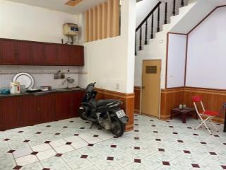 Cho thuê nhà nguyên căn tại phố  võng thị  tây hồ với diện tích 40m2  4 tầng