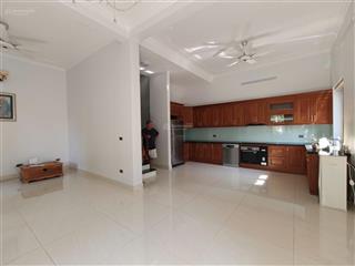 Cho thuê nhà lô góc  nhiều ánh sáng tự nhiên  nội thất hiện đại