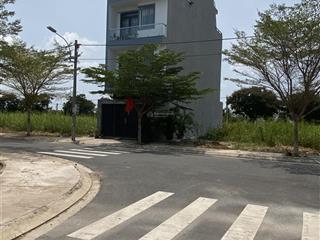 Cần bán nền 120m2 sạch đẹp, view công viên. hướng đông dự án sài gòn village. giá chỉ 24 triệu/m2