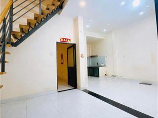 Nhà cách chỗ đậu oto 1 căn Lưu Quý Kỳ P10Q8