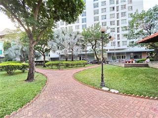 3,32 tỷ  chung cư 52 p5 q8 , 2pn 62,4m2 , sd thang máy, shr , tặng hết nội thất, ngay tthc q8