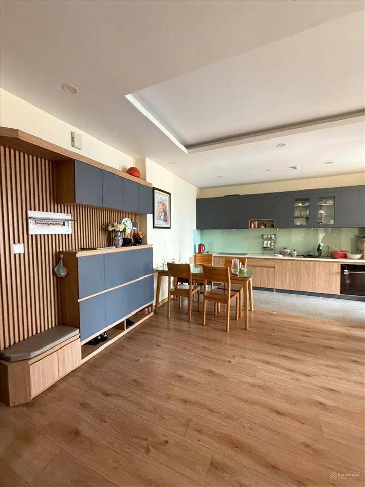 Chính chủ cần bán căn hộ goldsilk complex, 8 tỷ, 120m2, 3pn, 2wc, đầy đủ nội thất cao cấp giá tốt