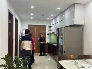 Chính chủ bán căn 2 ngủ 62m2 skyline 36 hoàng cầu cạnh hồ. sổ lâu dài tầng trung bên hồ