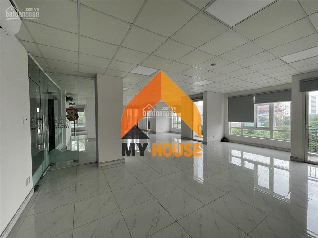 Tòa vp trung tâm q2 giá rẻ sàn suốt có thang máy, máy lạnh tổng có thể làm này làm kia